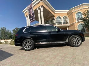 2025 BMW X7 40i M