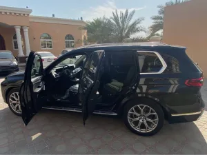 2025 BMW X7 40i M