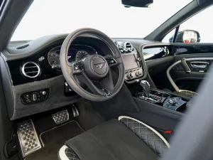 2020 بنتلي بنتايجا V8 AWD