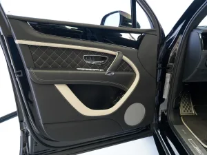 2020 بنتلي بنتايجا V8 AWD