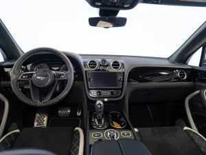 2020 بنتلي بنتايجا V8 AWD