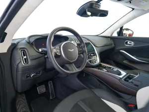 2023 استون مارتن دي بي اكس DBX707