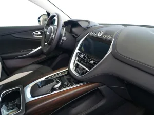 2023 استون مارتن دي بي اكس DBX707