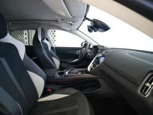 2023 استون مارتن دي بي اكس DBX707