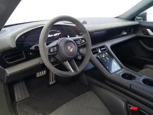 2025 بورش تايكون GTS Sport Turismo