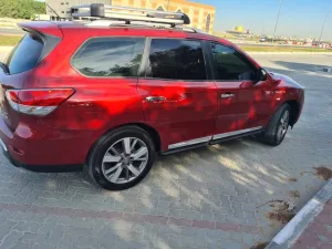 2013 نيسان باثفايندر Platinum