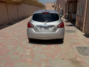 2015 نيسان تيدا LE
