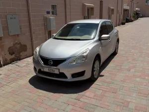 2015 نيسان تيدا LE