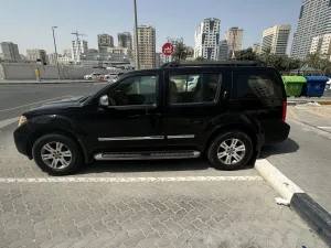 2010 نيسان باثفايندر LE