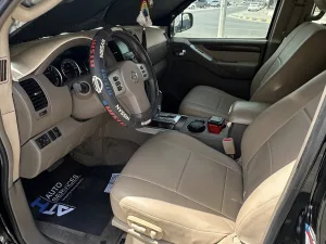 2010 نيسان باثفايندر LE