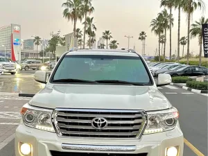 2014 تويوتا لاند كروزر VXR
