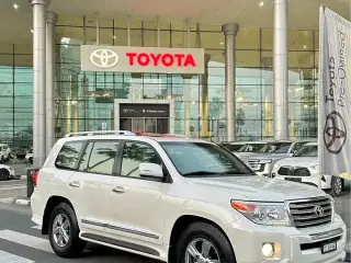 2014 Toyota Land Cruiser in Dubai used car