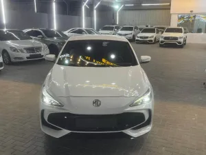 2025 ام جي ٣