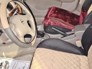 2011 نيسان صني SL