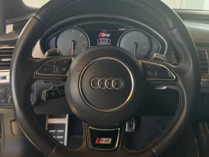 2015 اودي اس ٨ Standard