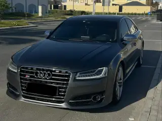 2015 Audi S8 in Dubai used car