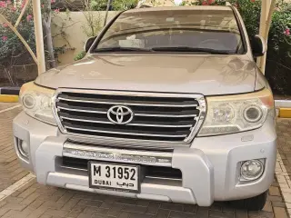 2013 Toyota Land Cruiser in Dubai used car