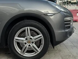 2014 بورش كاين Platinum Edition