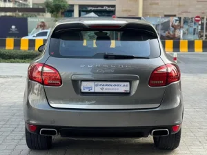 2014 بورش كاين Platinum Edition
