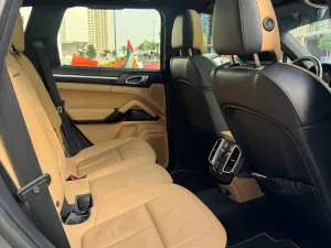 2014 بورش كاين Platinum Edition