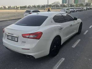 2019 مازيراتي جيبلي ١ Base