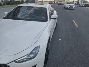 2019 مازيراتي جيبلي ١ Base