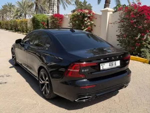2020 فولفو آس٦٠ R-Design