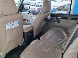 2013 ميتسوبيشي باجيرو GLS