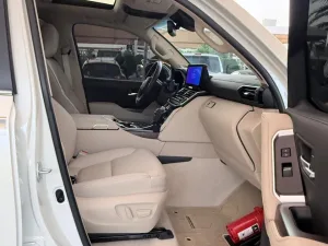 2025 Toyota Land Cruiser VXR