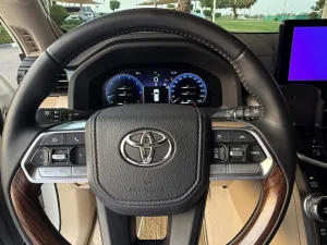 2025 Toyota Land Cruiser VXR