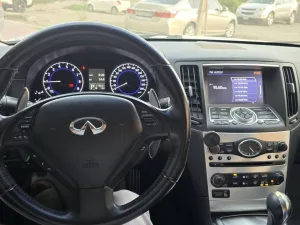 2015 إنفينيتي كيو٦٠ LUXE