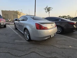 2015 إنفينيتي كيو٦٠ LUXE