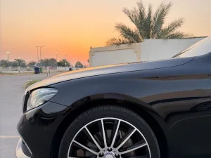 2018 مرسيدس-بنز الفئة - E E300