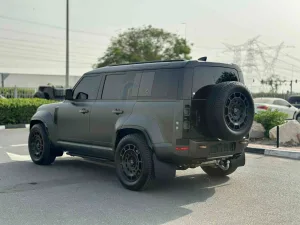 2025 لاند روفر ديفندر Octa