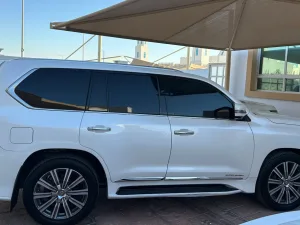 2016 Lexus LX 570 No Trim