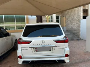 2016 Lexus LX 570 No Trim