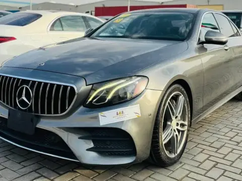 2018 مرسيدس-بنز الفئة - E E300