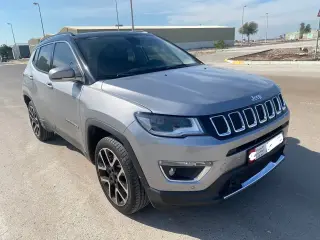 2019 Jeep Compass في Abu Dhabi سيارة مستعملة