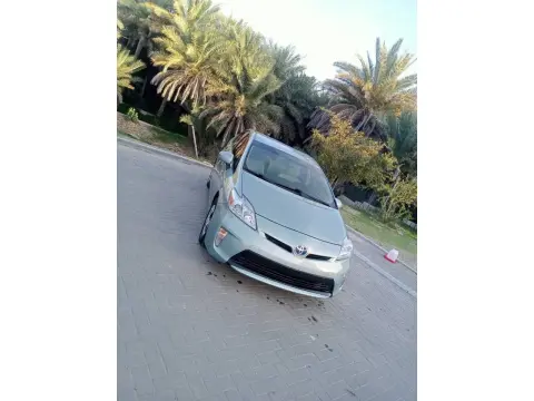 2014 تويوتا بريوس LE