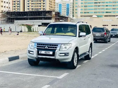2016 ميتسوبيشي باجيرو GLS