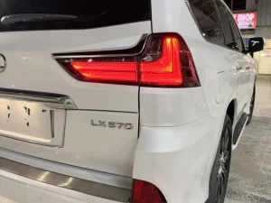 2018 لكزس أل أكس ٥٧٠ No Trim
