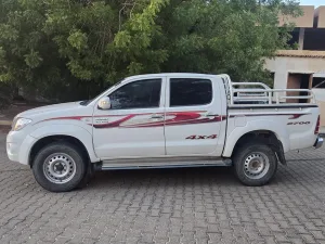 2010 تويوتا هايلوكس Double Cabin