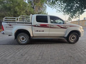 2010 تويوتا هايلوكس Double Cabin
