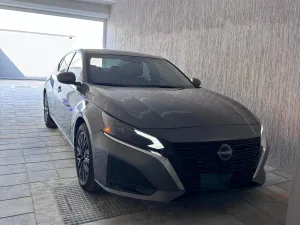 2025 نيسان آلتيما SV
