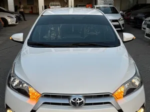 2015 تويوتا ياريس SE