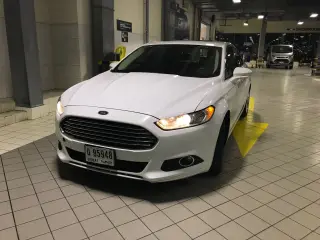 2015 Ford Fusion في Dubai سيارة مستعملة