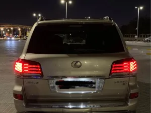 2014 لكزس أل أكس ٥٧٠ No Trim