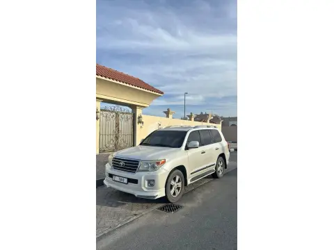 2014 تويوتا لاند كروزر GXR