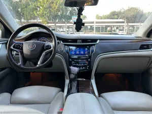 2014 كاديلاك اكس تي اس Luxury