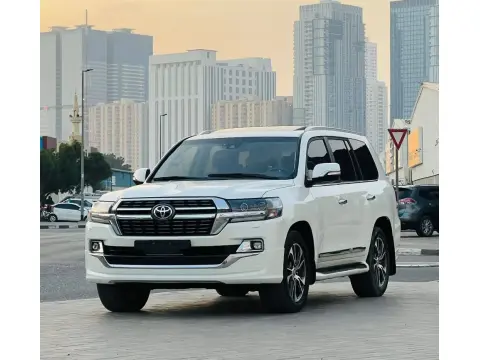 2020 تويوتا لاند كروزر VXR